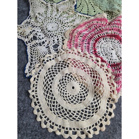 Vtg Crocheted Doilies lot of 7 Multi-Colored Handmade Lace Decor Various Sizes - Picture 2 of 7
